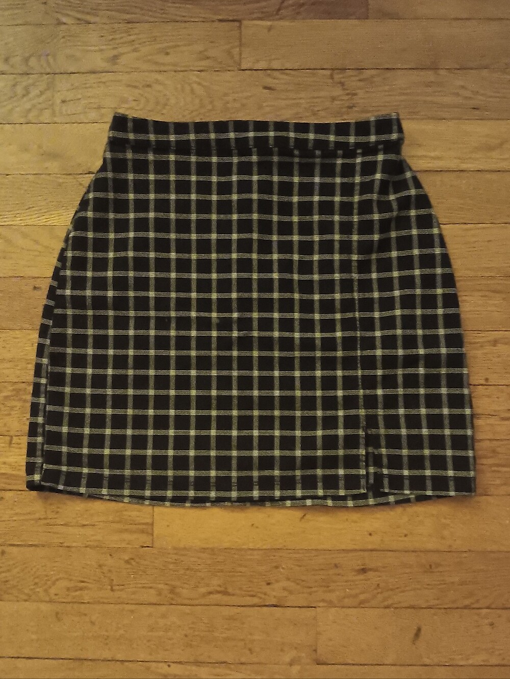 Hollister Black Stretch Ultra High-Rise Mini Skirt with Cream Windowpane Check